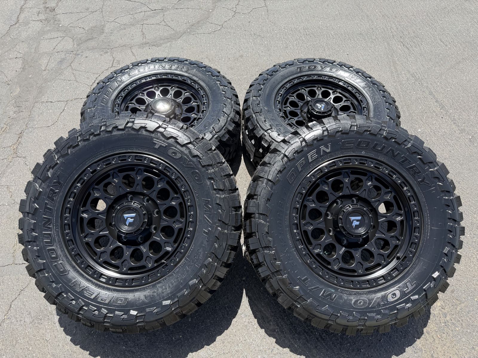 New 33x12.50r18 Toyo Open Country MT Black Fittipaldi FT101 8x6.5 Dodge Ram Cummins Chevy Silverado 2500 Duramax GMC Sierra 8