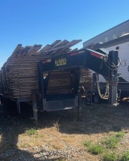 Footings And goose neck Trailer