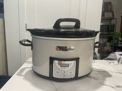 Modern White Crockpot with Timer and Gasket flip up Lid