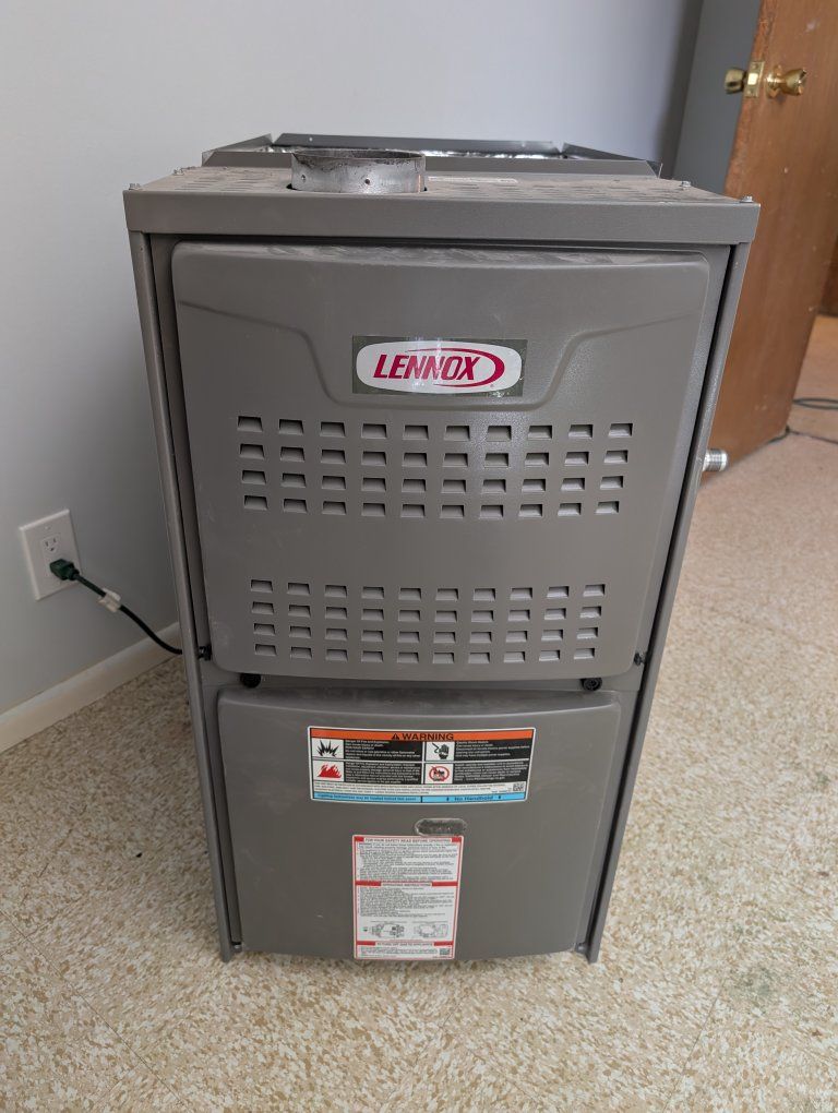 Lennox ML180UH090P36B-55 Gas Furnace — 88,000 BTU, 80% AFUE — $450 OBO