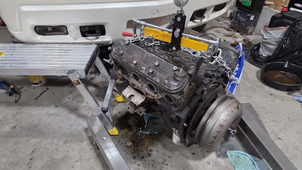LQ9 6.0 LS Engine and Transfer Case