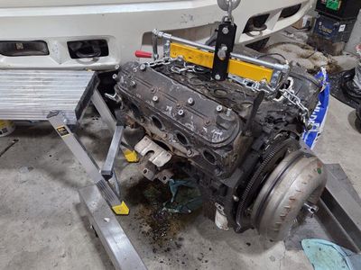 LQ9 6.0 LS Engine and Transfer Case