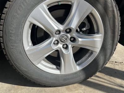 BLIZZAK DM-V2 235/65R18 106S BW WINTER TIRES