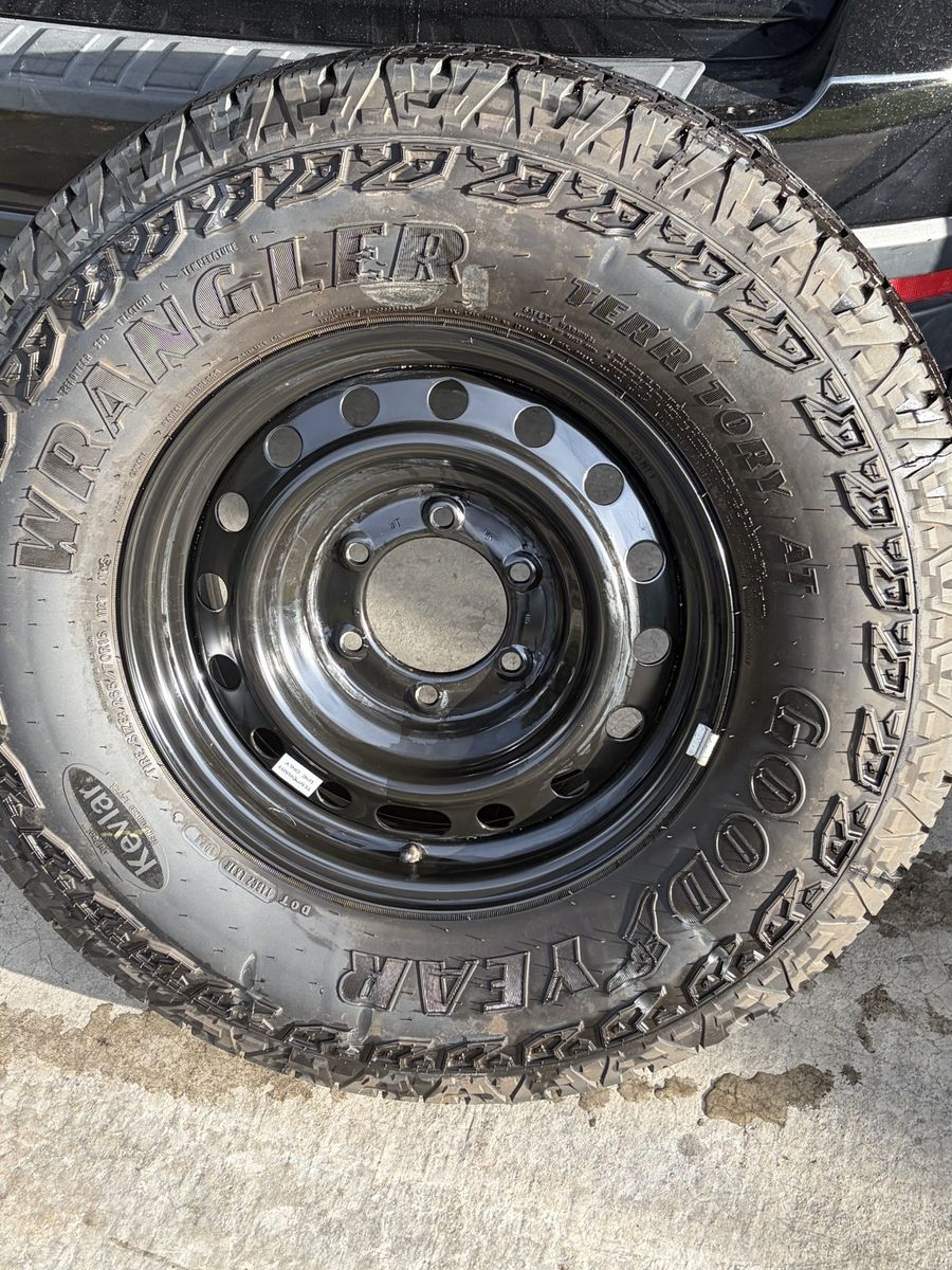 Goodyear Wrangler Territory AT 265/70/16
