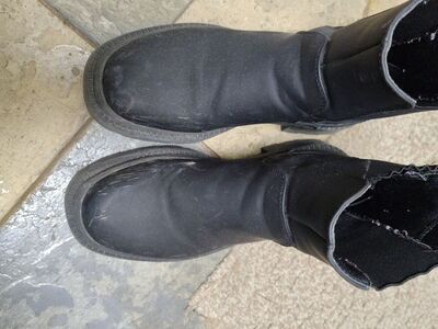 Womens size 5 black boots