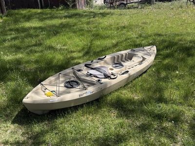 Fishing kayak