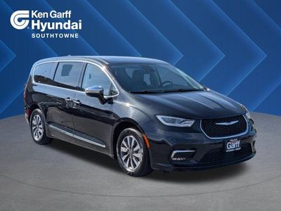 2023 Chrysler Pacifica Plug-In Hybrid Limited