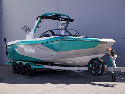 2023 Malibu Boats 26 LSV