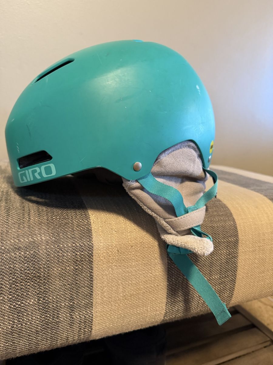 Giro Teal Adult Small Ski and Snowboard Helmet Size S 52-55.5cm