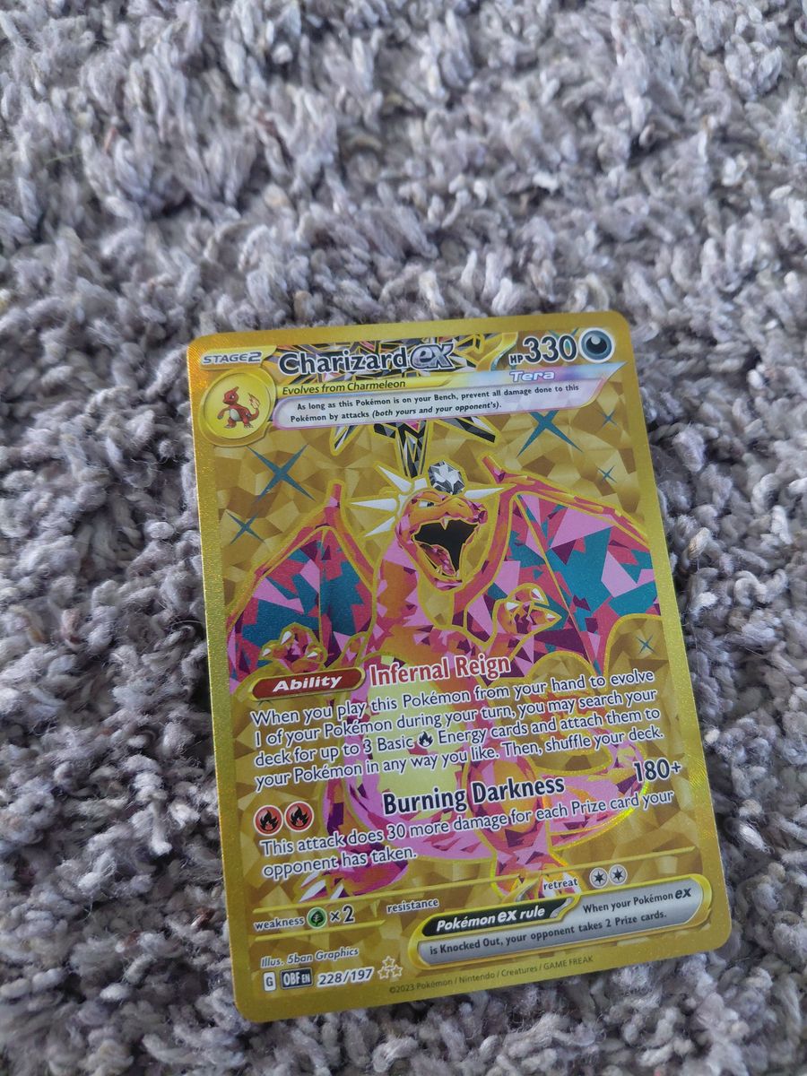 Very rare gold charizard ex Vstar amazing condition