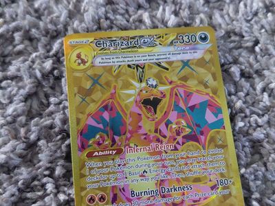 Very rare gold charizard ex Vstar amazing condition