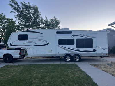 2008 Jazz By Thor 5th Wheel