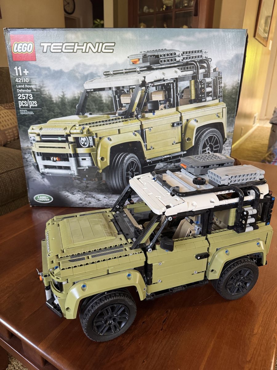 LEGO Technic Land Rover Defender