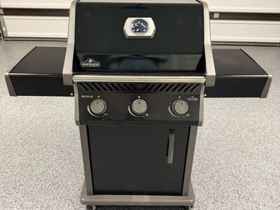 Brand New, Natural Gas, 3 Burner Barbecue