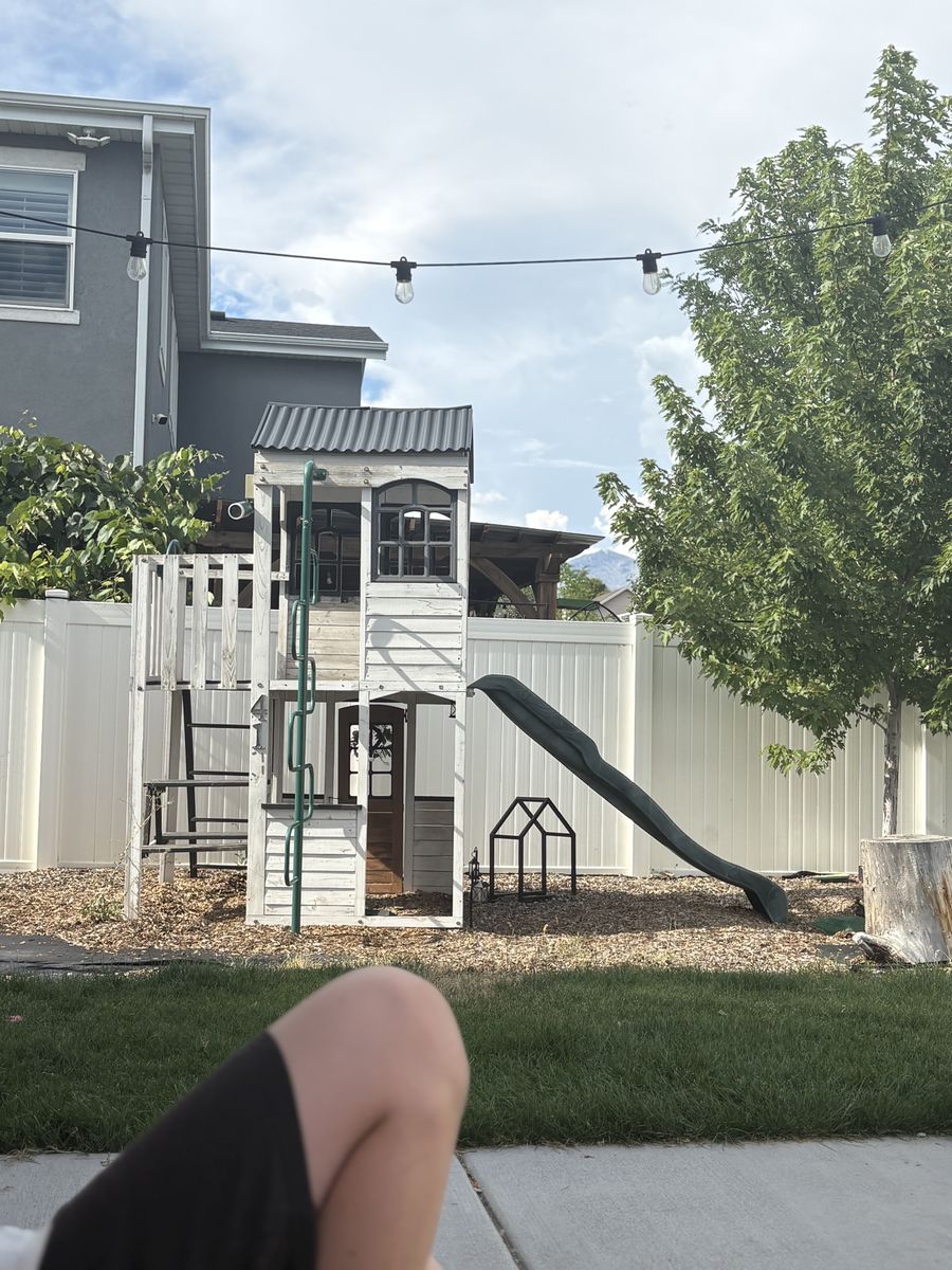 Kidcraft playhouse need to sell asap obo