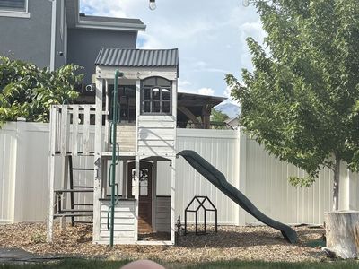 Kidcraft playhouse need to sell asap obo