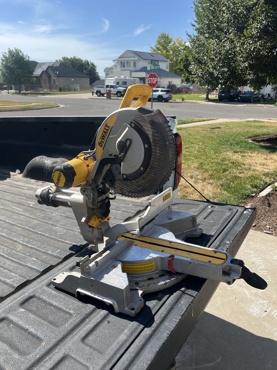 12 inch Dewalt chop saw