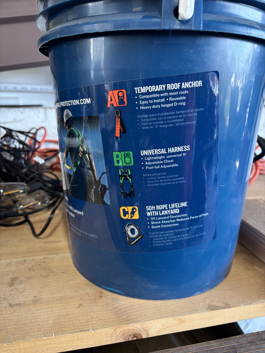 Roofer’s safety harness