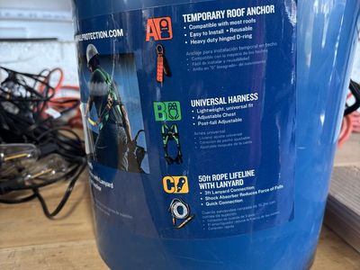 Roofer’s safety harness