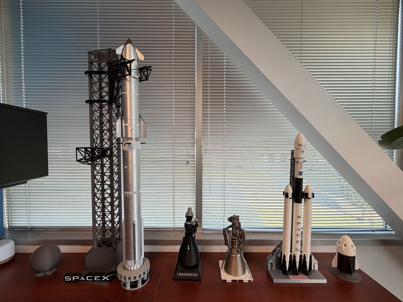 3D Printed SpaceX Model Rocket and Dragon Capsule Collection - Falcon 9, Starship, Raptor Engines and Moon