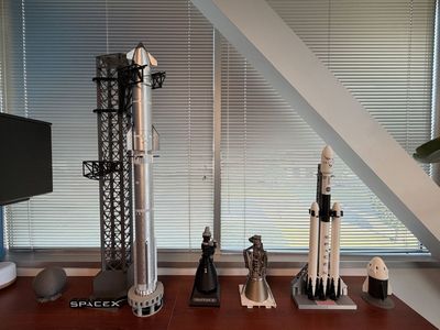 3D Printed SpaceX Model Rocket and Dragon Capsule Collection - Falcon 9, Starship, Raptor Engines and Moon
