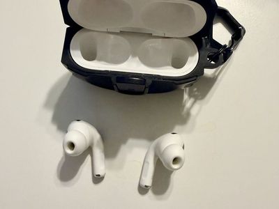 Apple AirPods Pro 2nd Generation (USB-C) — Like New