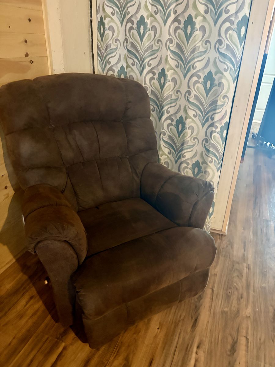 Super comfortable Recliner