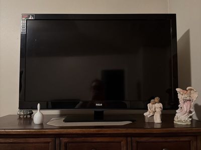RCA 39" LCD TV 1080p HDTV Model 39LB45RQ