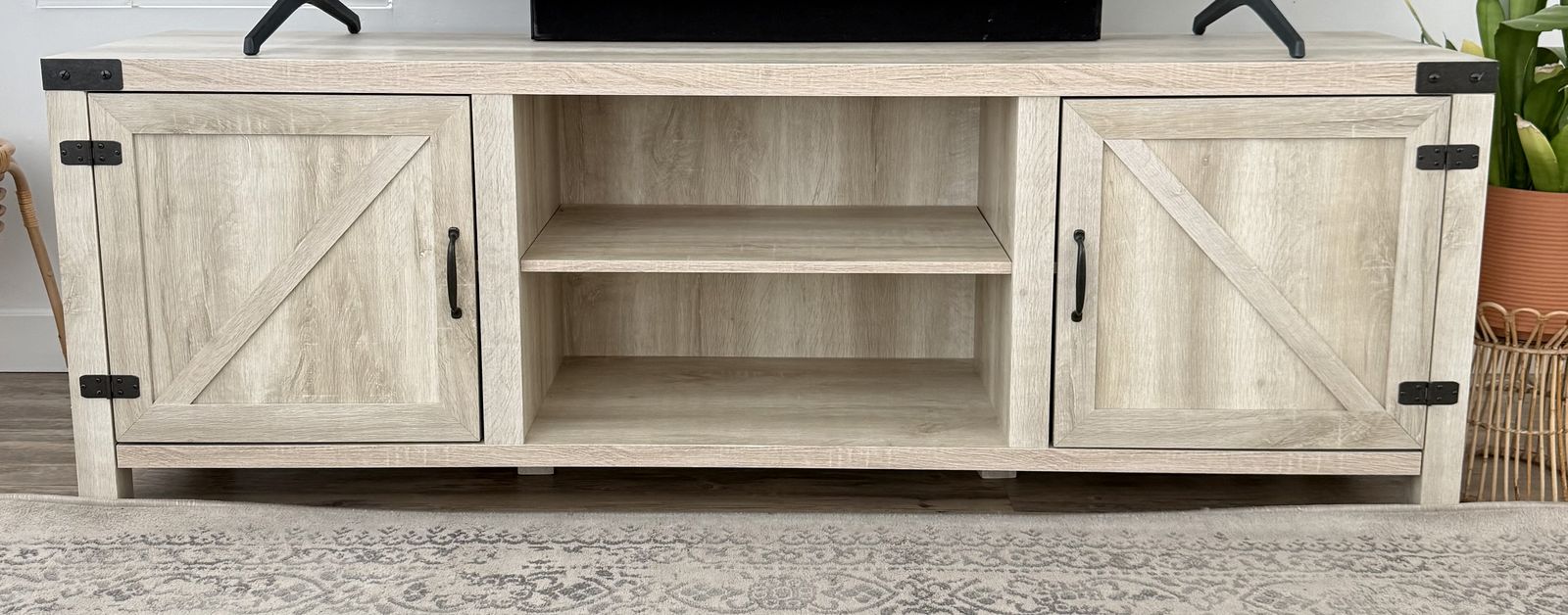 Modern Farmhouse Barn Door TV Stand