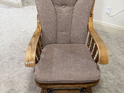 Gliding rocking chair