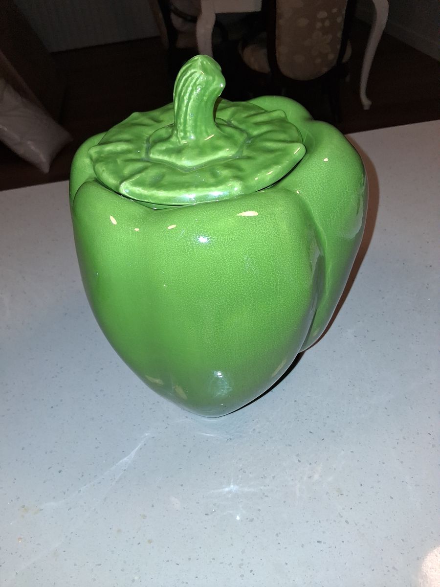 Green Bell Pepper Ceramic Cookie Jar with Lid