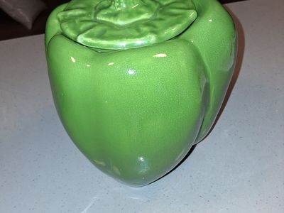 Green Bell Pepper Ceramic Cookie Jar with Lid