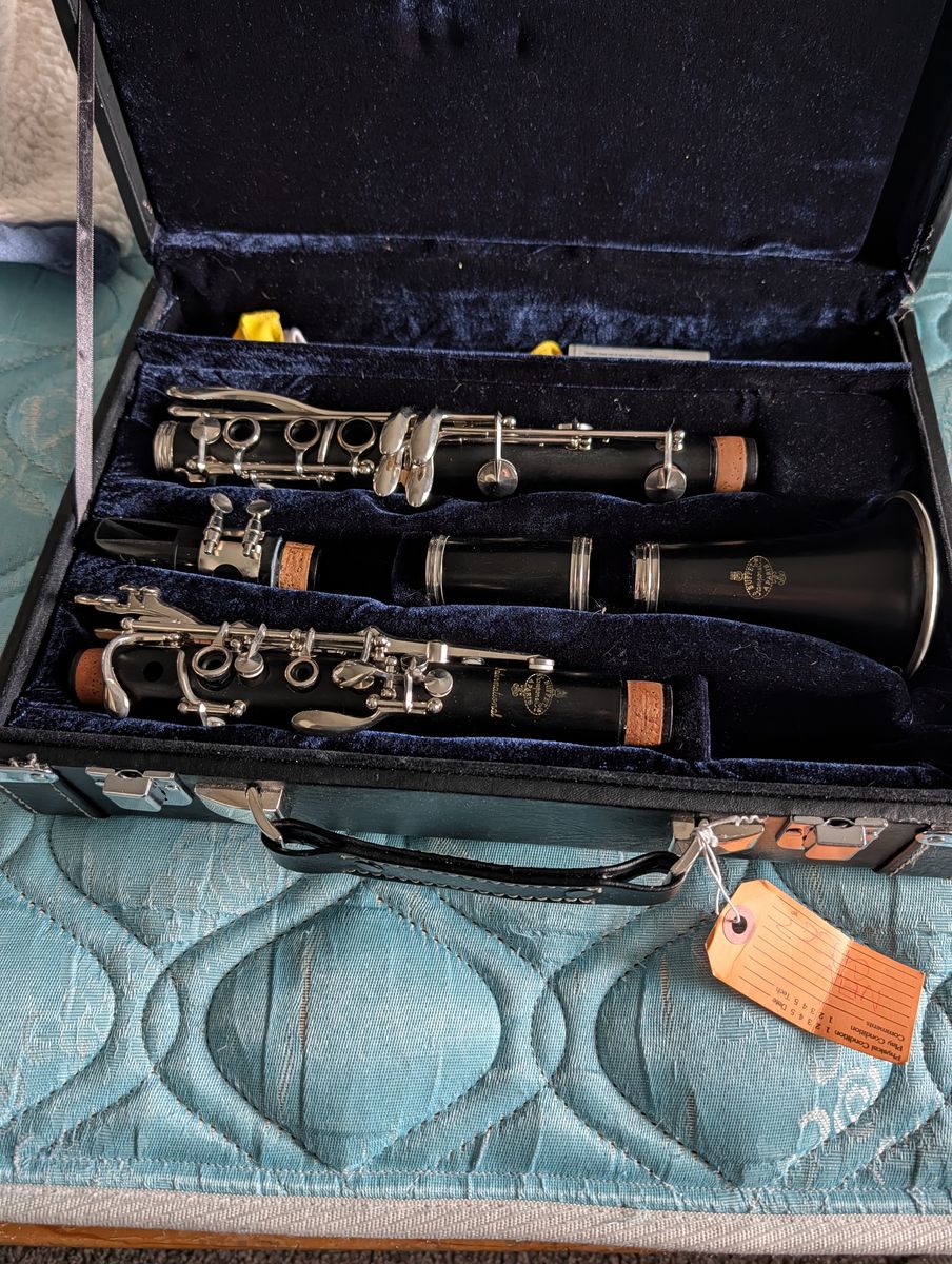 Bundy Clarinet almost brand new
