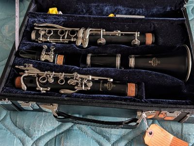 Bundy Clarinet almost brand new
