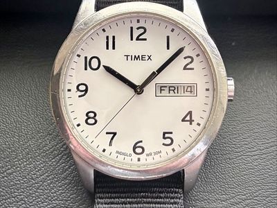 Timex Easy Reader Day-Date Quartz 36mm New Nylon Strap Running See Description