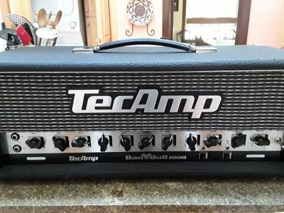 Tecamp Badbull 2000 watt Bass Amp