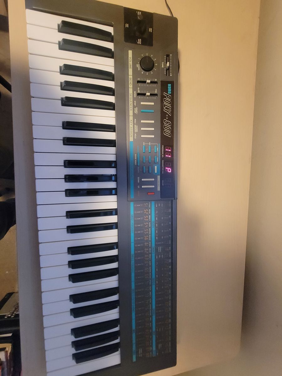 Korg Poly-800 Synthesizer