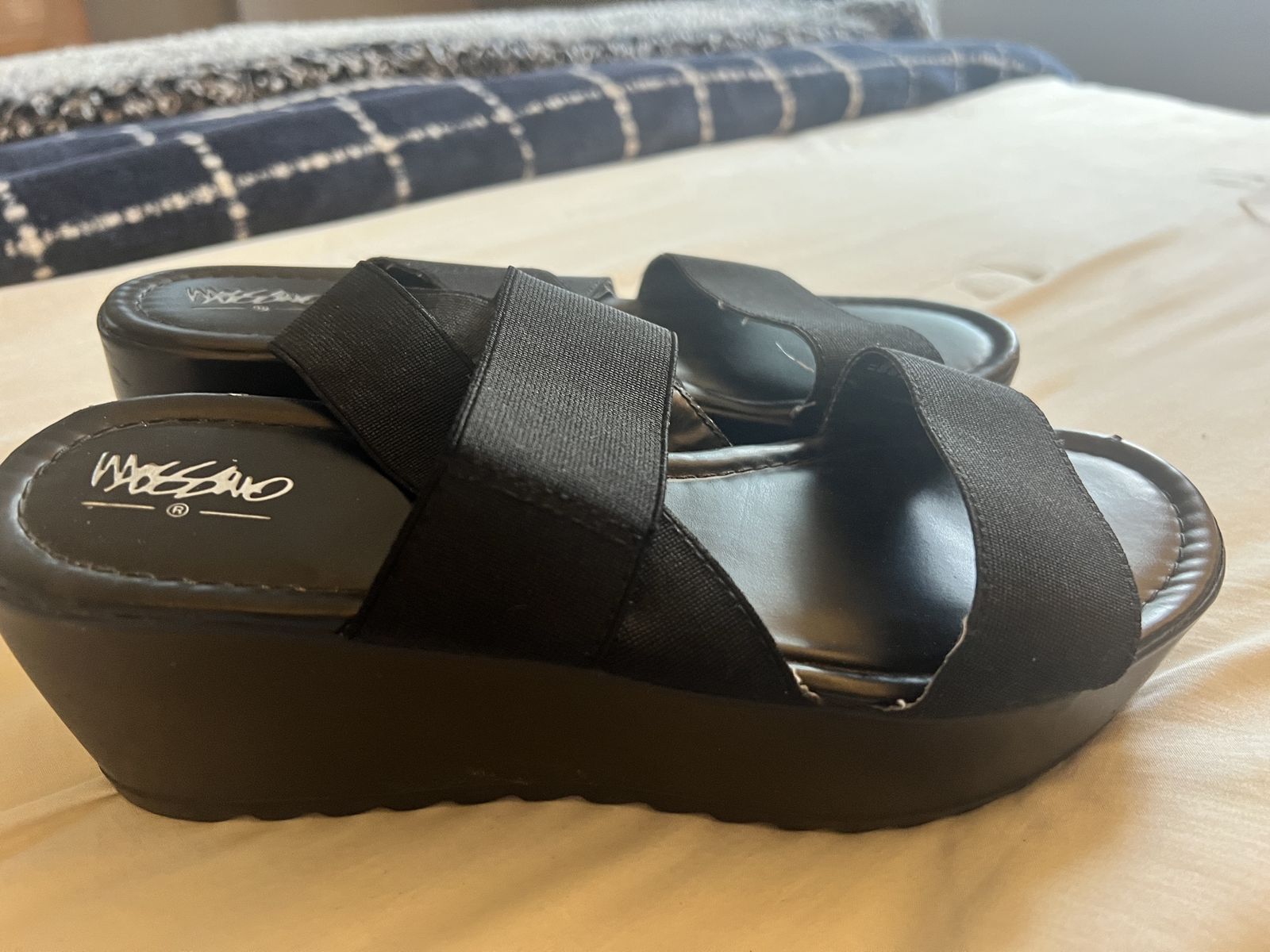 Women’s Black Sandals – Size 7