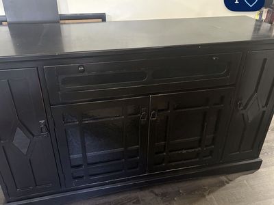 Free TV stand