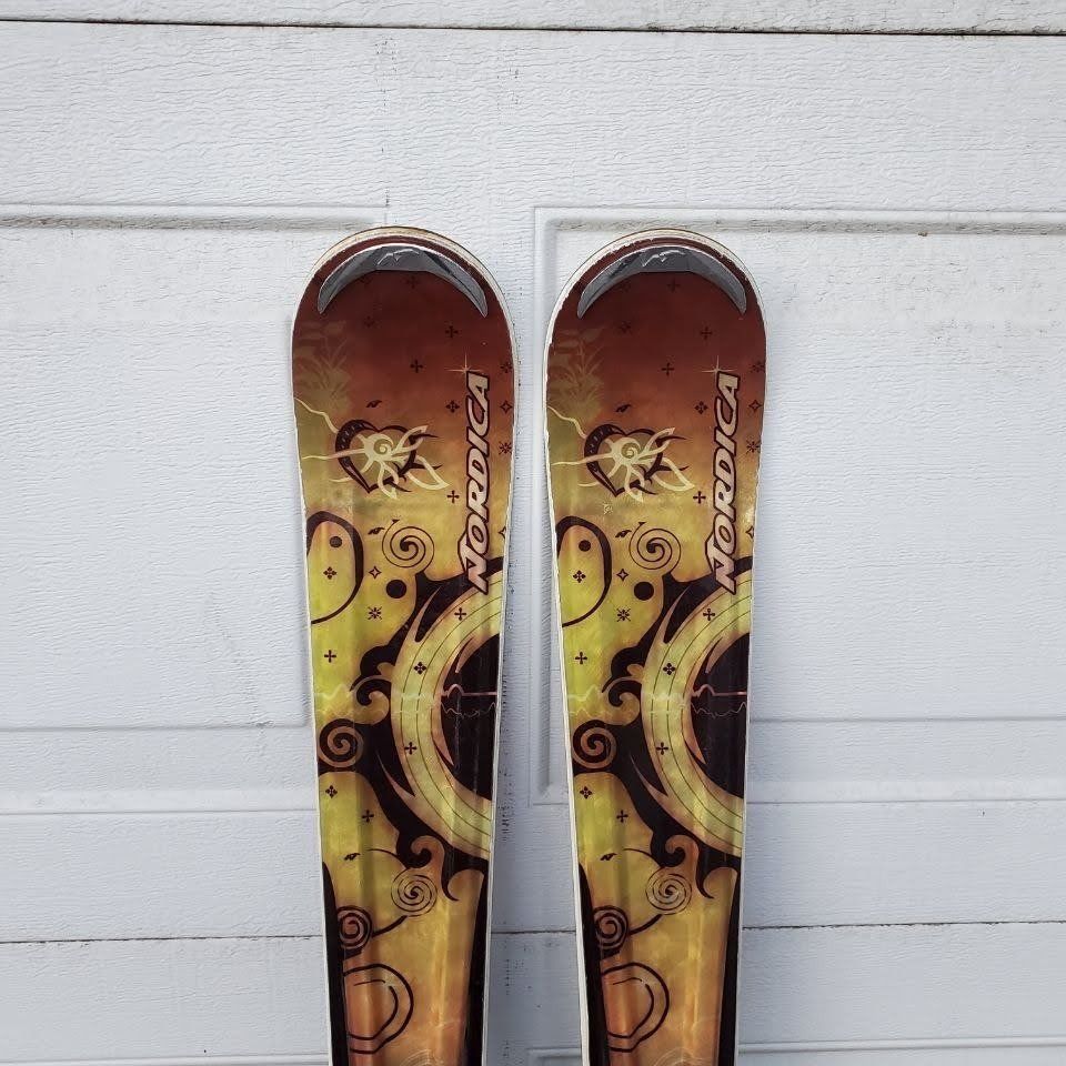 Women's Nordica 154 cm Downhill Snow Skis Bindings