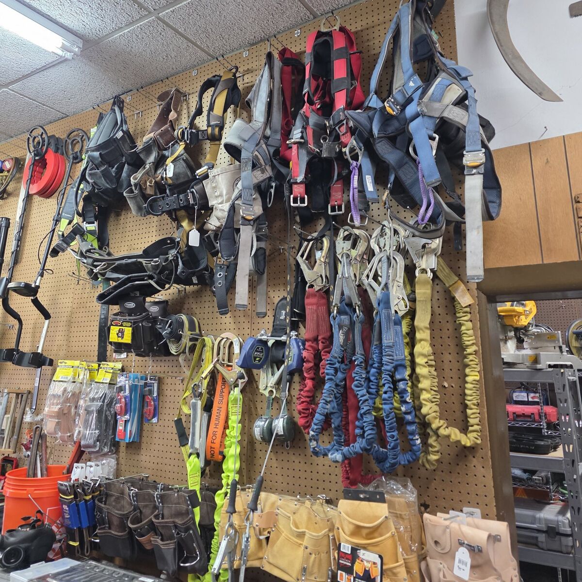 new/used tool belts and harnesses
