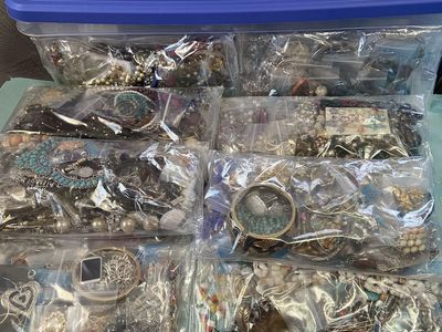 Jewelry Bags (Lot of 12) Nice Look!