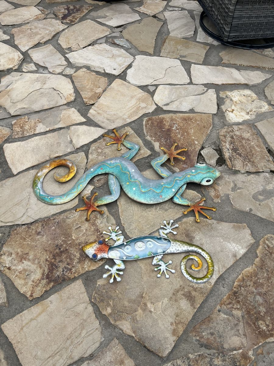 Set of 2 Colorful Metal Gecko Wall Art Decor for Garden or Patio