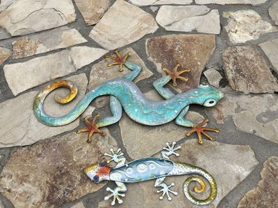 Set of 2 Colorful Metal Gecko Wall Art Decor for Garden or Patio