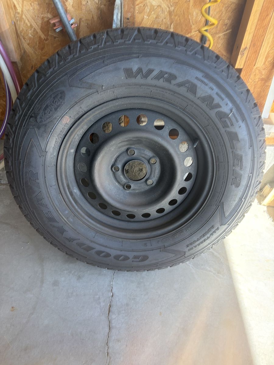 Jepp Glaidiator spare tire. $75 OBO