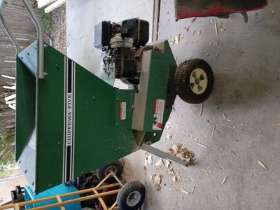 Chippewa 5 Wood chipper