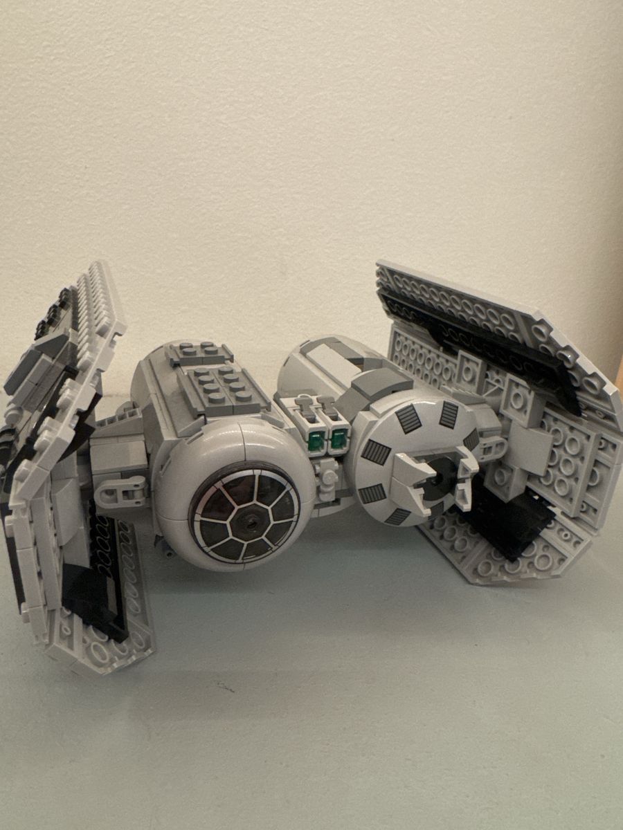 LEGO Star Wars TIE Bomber Imperial Starfighter Set