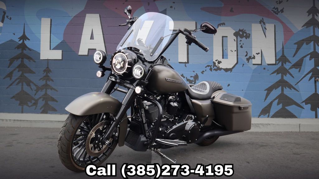 2018 Harley-Davidson® FLHRXS - Road King® Special