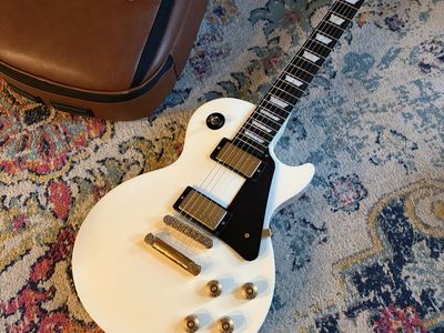 (7lbs) Gibson Les Paul Studio White
