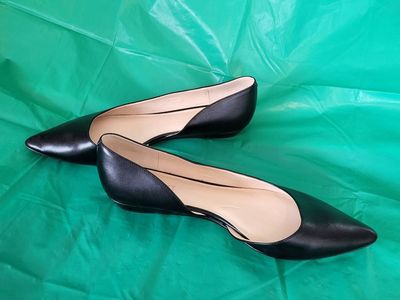 **NEW WOMEN'S FLATS**